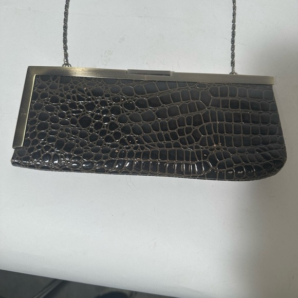 Elegant Black Crocodile-Embossed Clutch - Picture 2 of 7